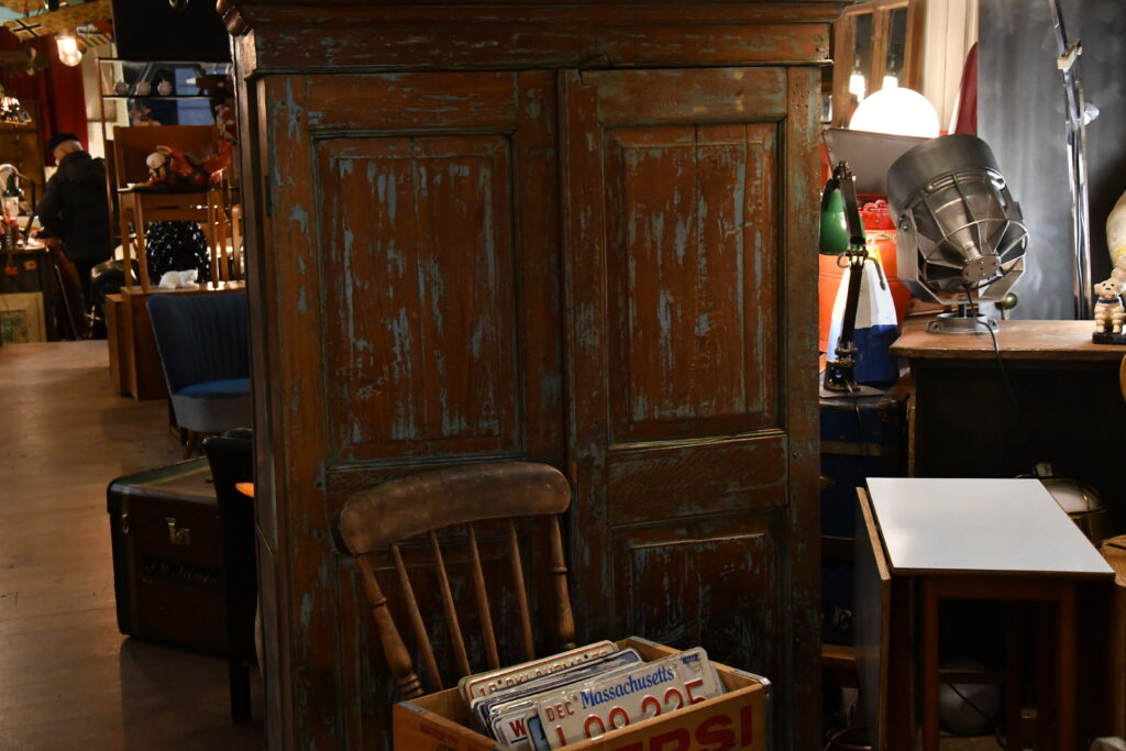 meubles - Armoire anglaise