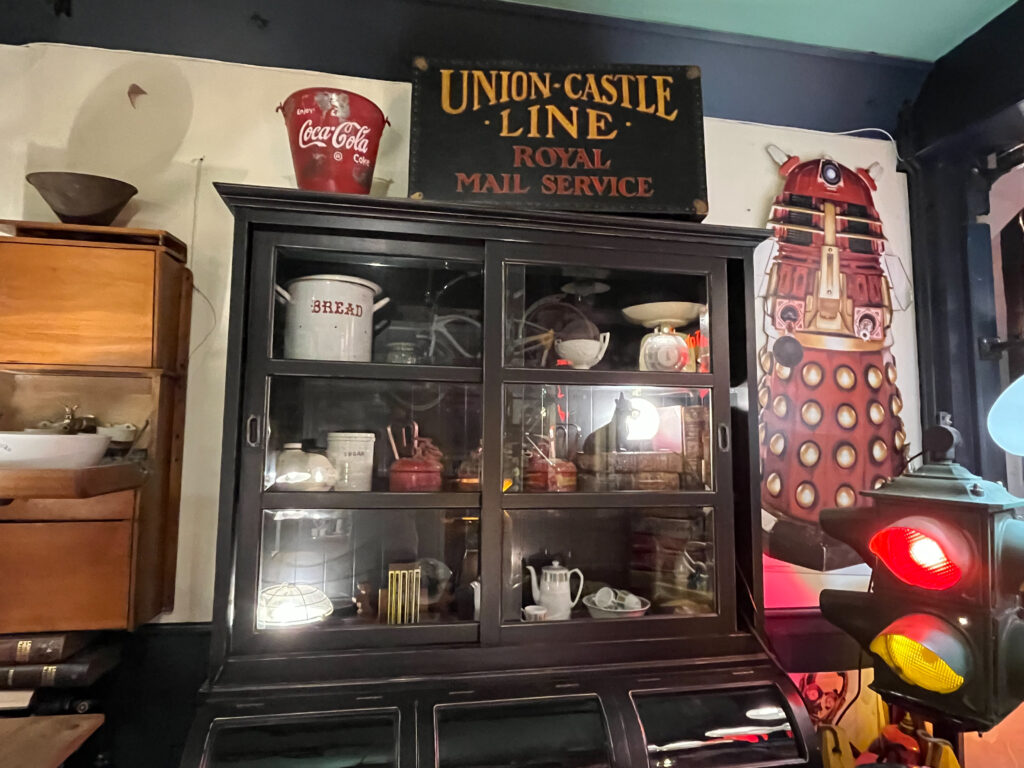 Meubles - Vitrine avec console